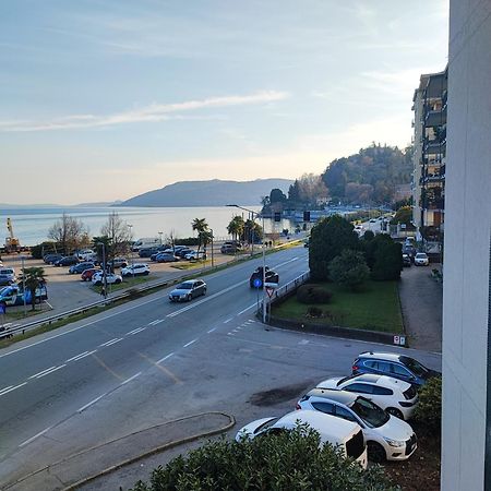 Appartamento Chic Vista Lago - Casa Janis Verbania Eksteriør bilde