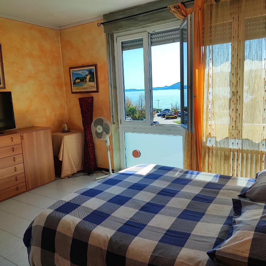 Appartamento Chic Vista Lago - Casa Janis Verbania Eksteriør bilde