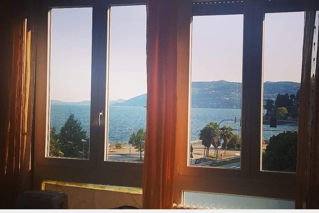 Appartamento Chic Vista Lago - Casa Janis Verbania Eksteriør bilde